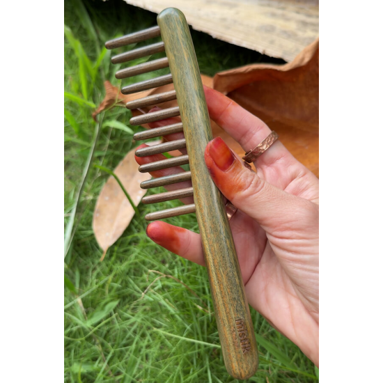 Mistik Sandal Ağacı 12 Dişli Ahşap Tarak – Doğal Meridyen Masajı & Saç Terapisi