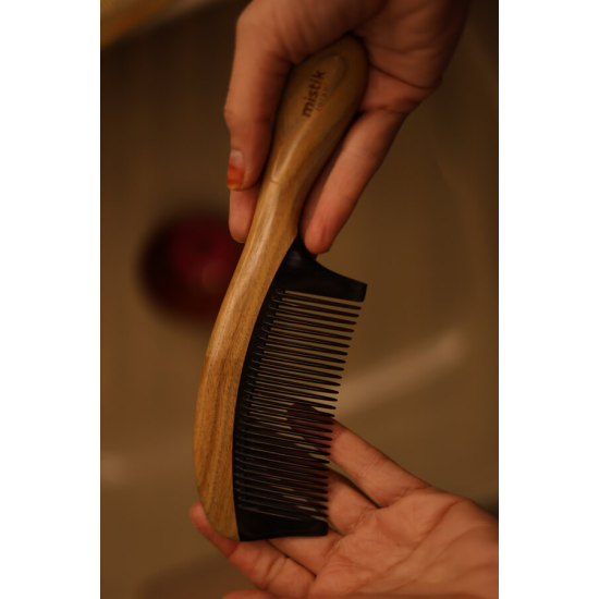 Pelesenk Saplı & Sığır Boynuz Dişli Ahşap Tarak